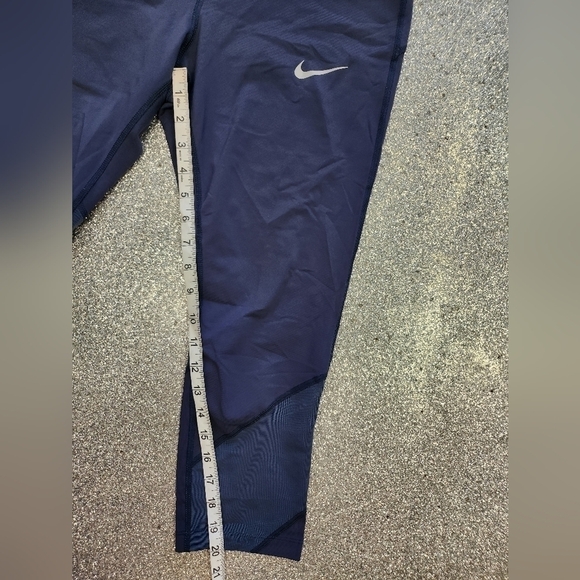 WOMEN'S NIKE CAPRI GREY LEGGINGS SIZE LG - Picture 7 of 9